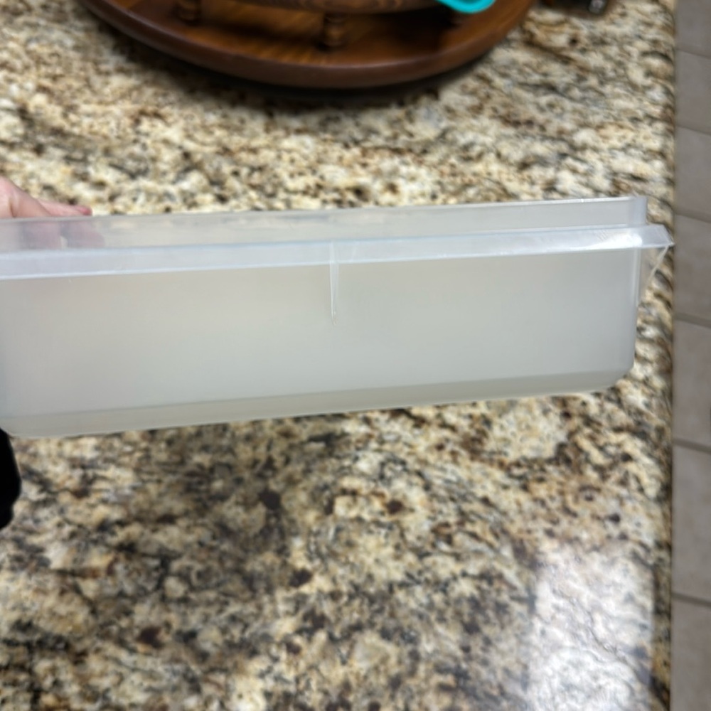 Tupperware Rectangle Container 290-9 White/Clear Body - Picture 5 of 16
